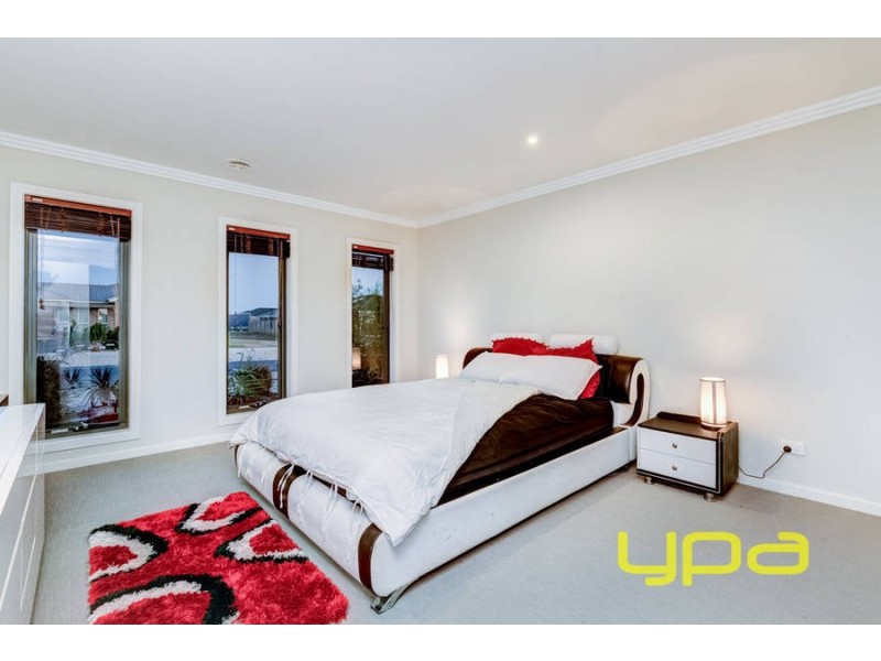 196 Botanica Springs Boulevard, Brookfield VIC 3338