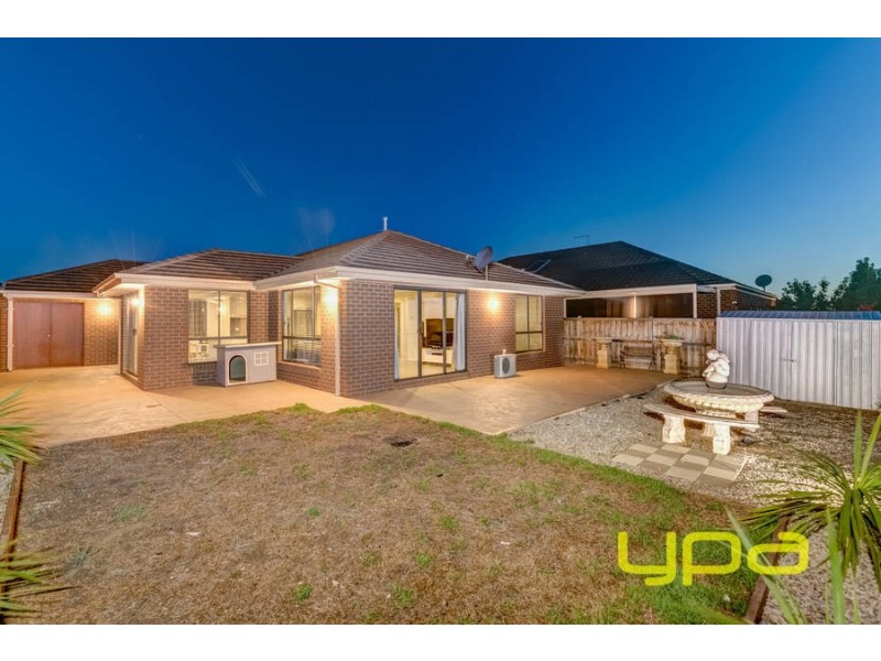 196 Botanica Springs Boulevard, Brookfield VIC 3338