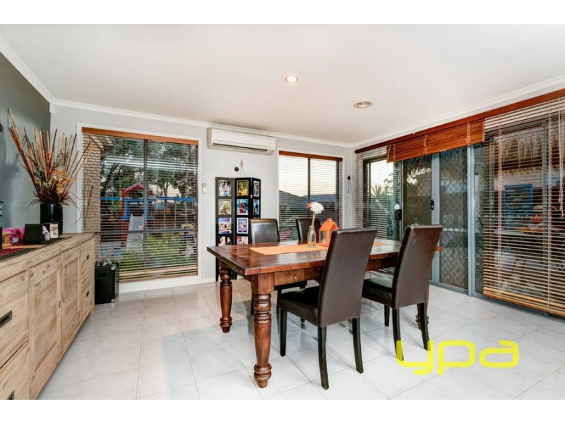 8 Nightmarch Place, Kurunjang VIC 3337