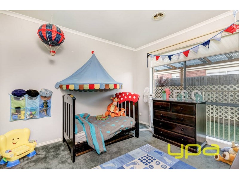 8 Nightmarch Place, Kurunjang VIC 3337
