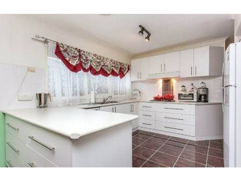 28 Westmelton Drive, Melton West VIC 3337