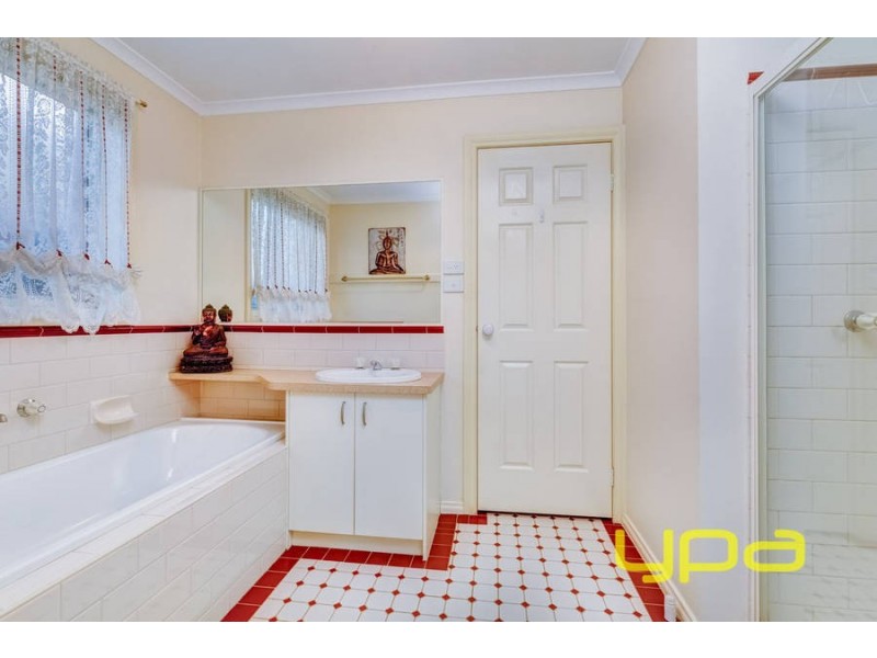 1 Todman Court, Melton West VIC 3337