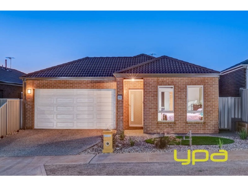7 Lawrence Avenue, Melton West VIC 3337