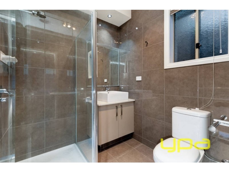 7 Lawrence Avenue, Melton West VIC 3337