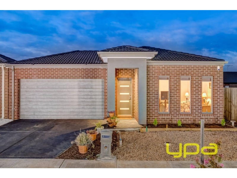 17 Kalamunda Court, Melton West VIC 3337