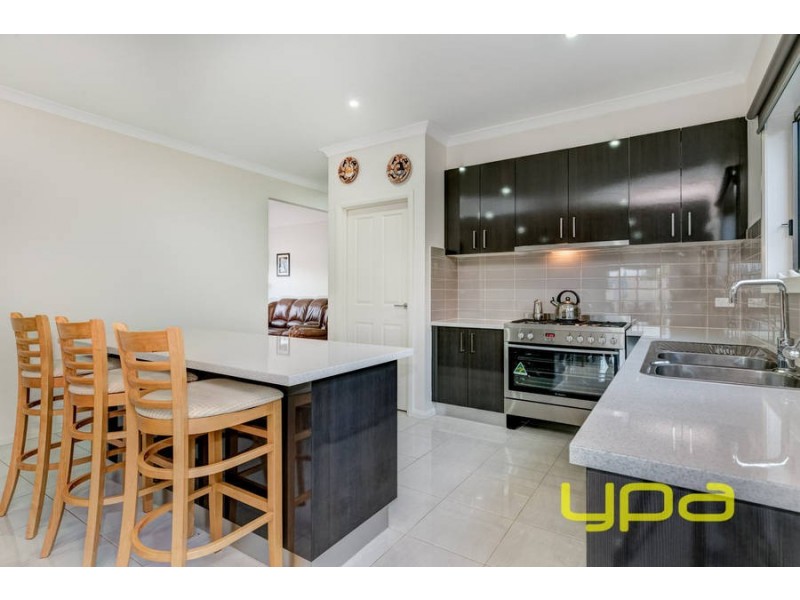 17 Kalamunda Court, Melton West VIC 3337