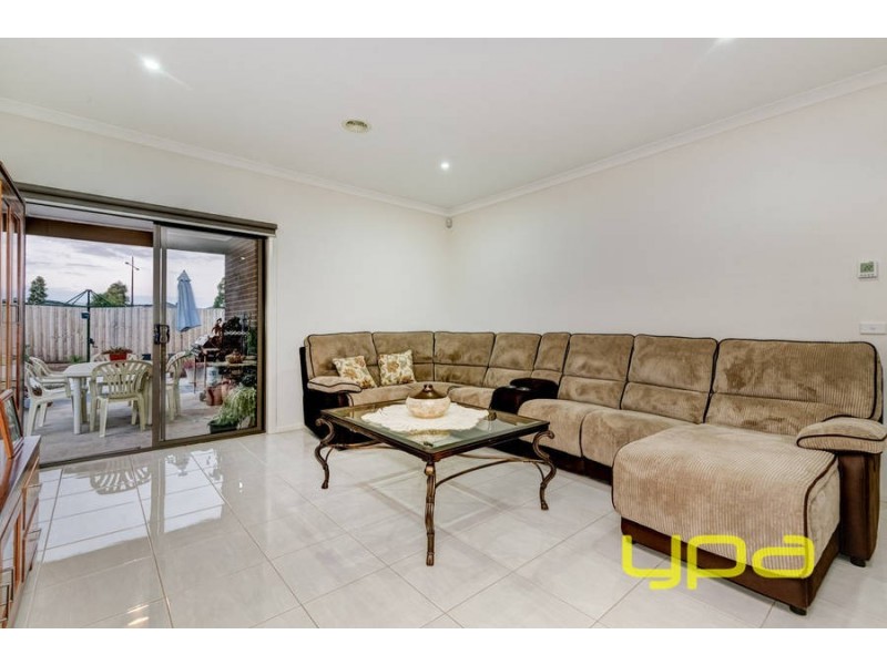 17 Kalamunda Court, Melton West VIC 3337