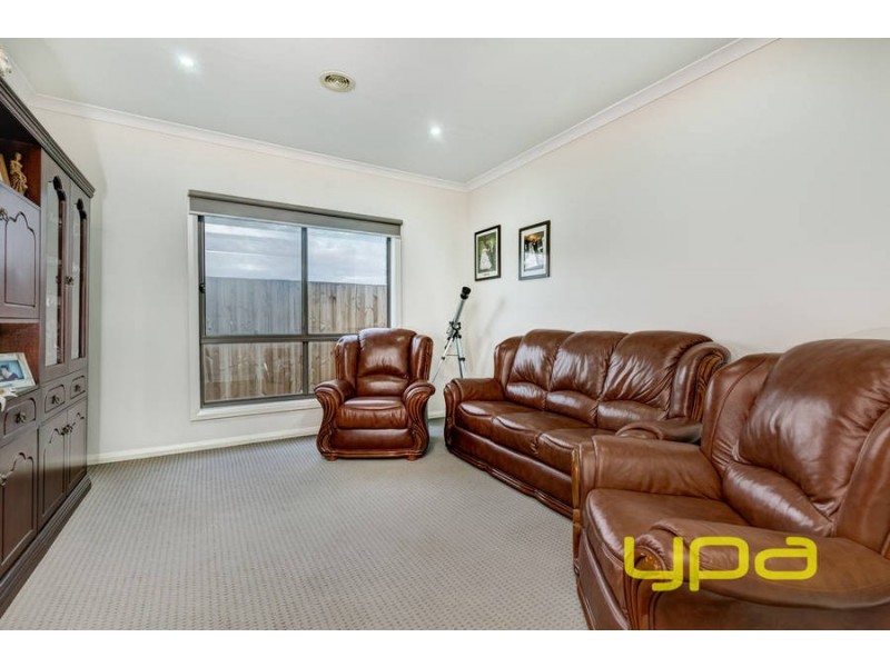 17 Kalamunda Court, Melton West VIC 3337