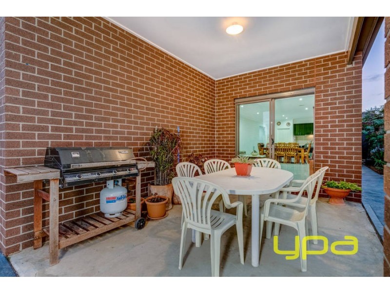 17 Kalamunda Court, Melton West VIC 3337