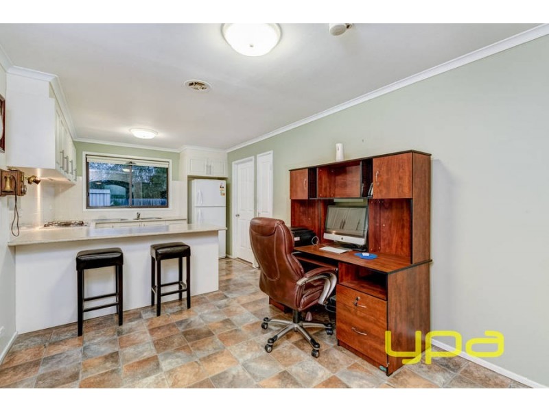 26 Bridgeford Crescent, Melton South VIC 3338