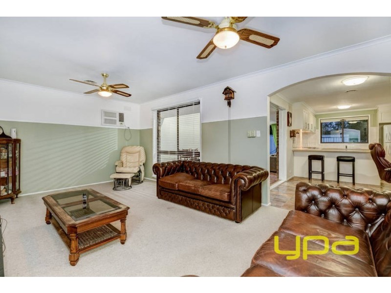 26 Bridgeford Crescent, Melton South VIC 3338