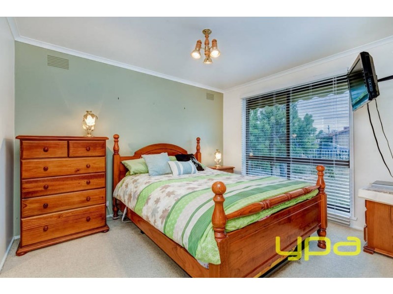 26 Bridgeford Crescent, Melton South VIC 3338