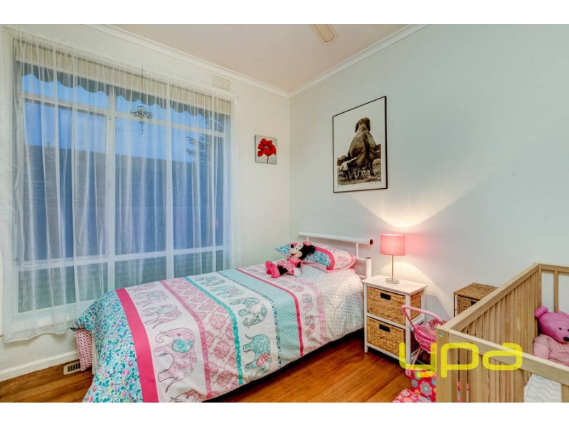 4 Childs Street, Melton South VIC 3338