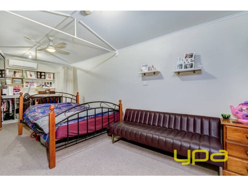 4 Childs Street, Melton South VIC 3338