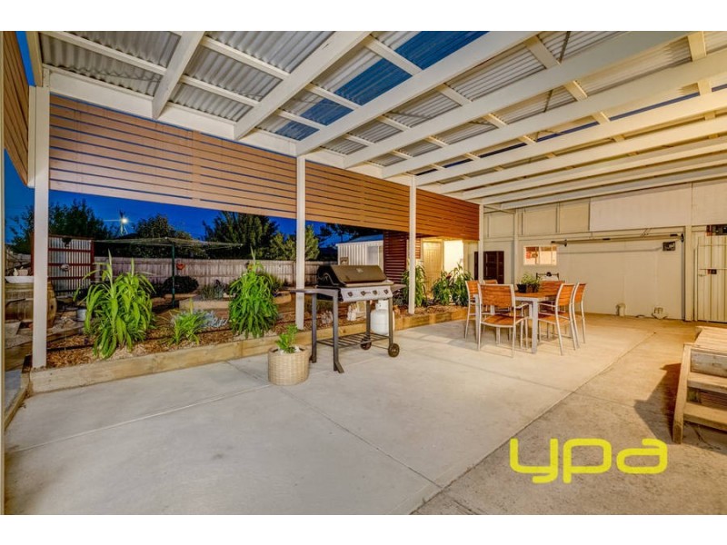 4 Childs Street, Melton South VIC 3338