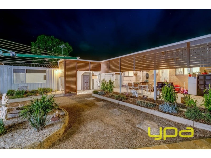 4 Childs Street, Melton South VIC 3338