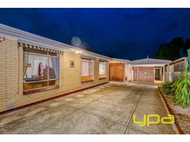 4 Childs Street, Melton South VIC 3338