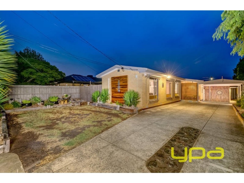 4 Childs Street, Melton South VIC 3338