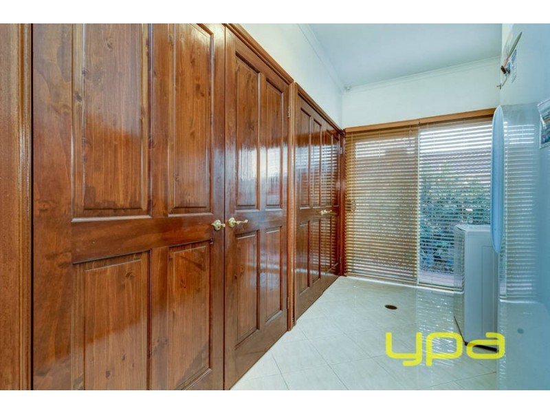 323 Centenary Avenue, Melton West VIC 3337