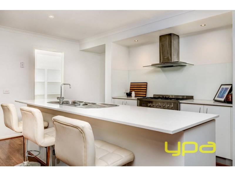 25 Finlay Avenue, Melton West VIC 3337