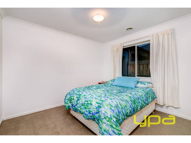 25 Finlay Avenue, Melton West VIC 3337