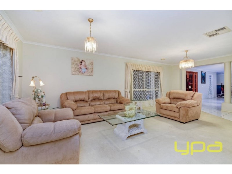 36 Fleetwood Circuit, Melton West VIC 3337