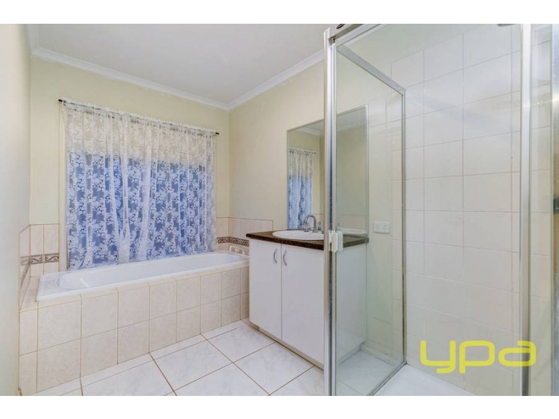 36 Fleetwood Circuit, Melton West VIC 3337