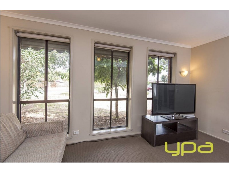 68 Argyll Circuit, Melton West VIC 3337