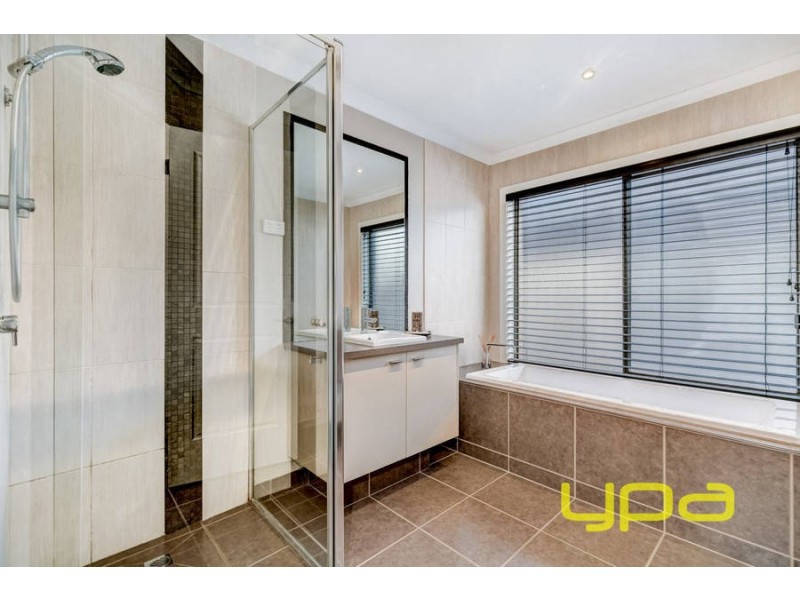 117 Westlake Drive, Melton West VIC 3337