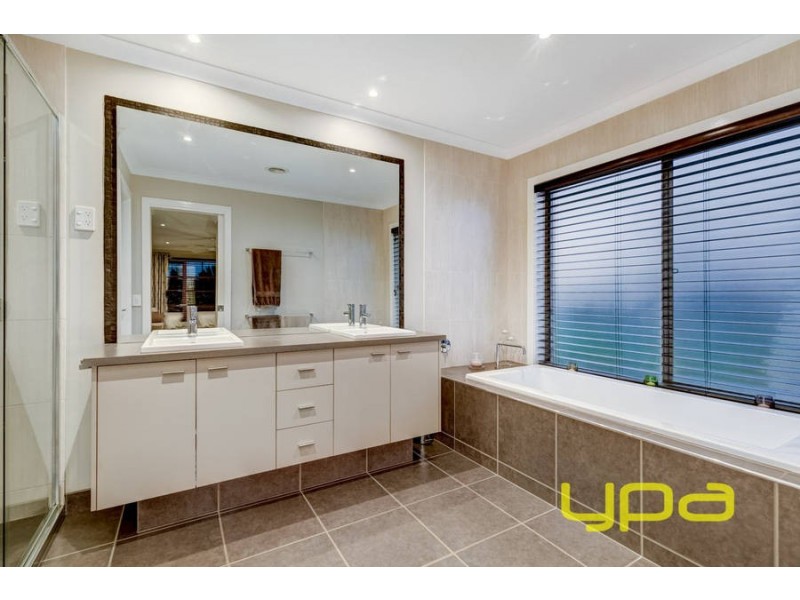 117 Westlake Drive, Melton West VIC 3337