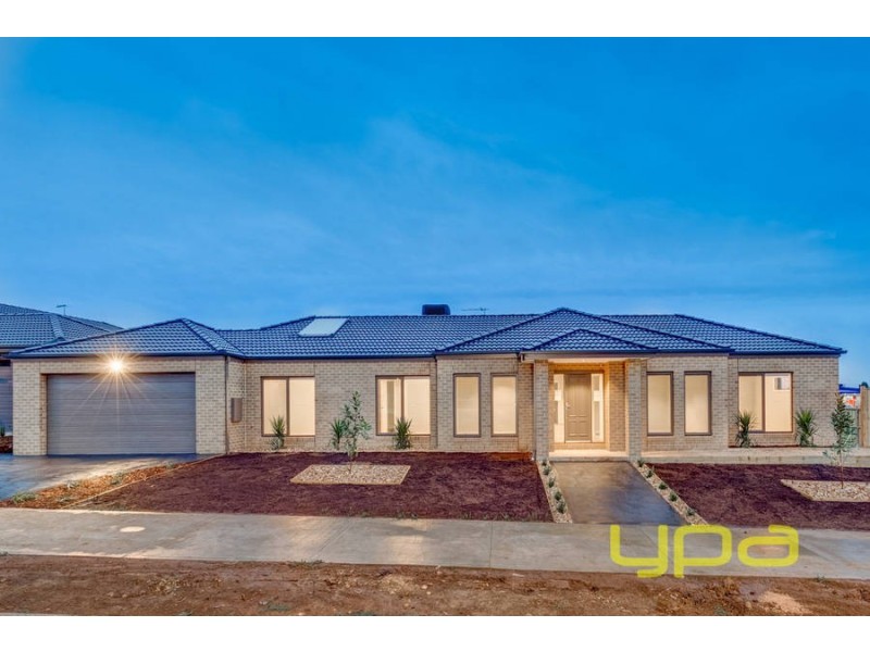 62 Arnolds Creek Boulevard, Melton West VIC 3337