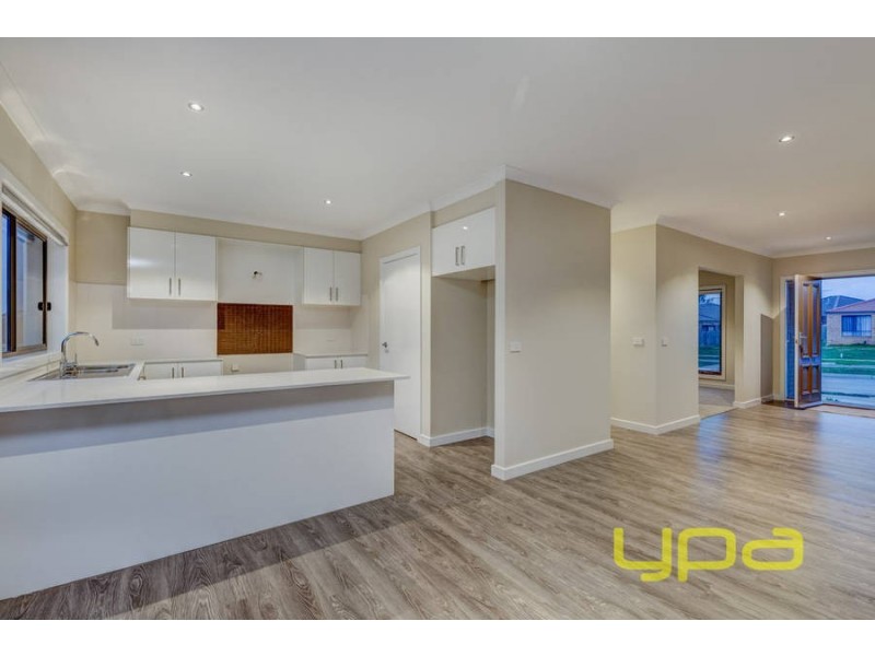 62 Arnolds Creek Boulevard, Melton West VIC 3337