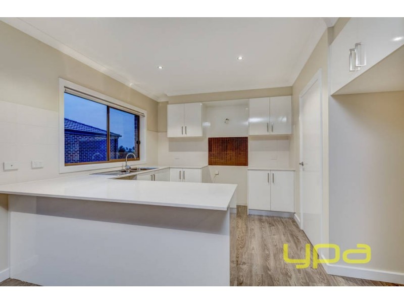 62 Arnolds Creek Boulevard, Melton West VIC 3337