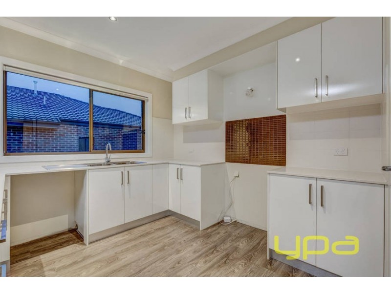 62 Arnolds Creek Boulevard, Melton West VIC 3337