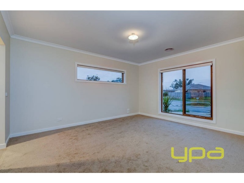 62 Arnolds Creek Boulevard, Melton West VIC 3337