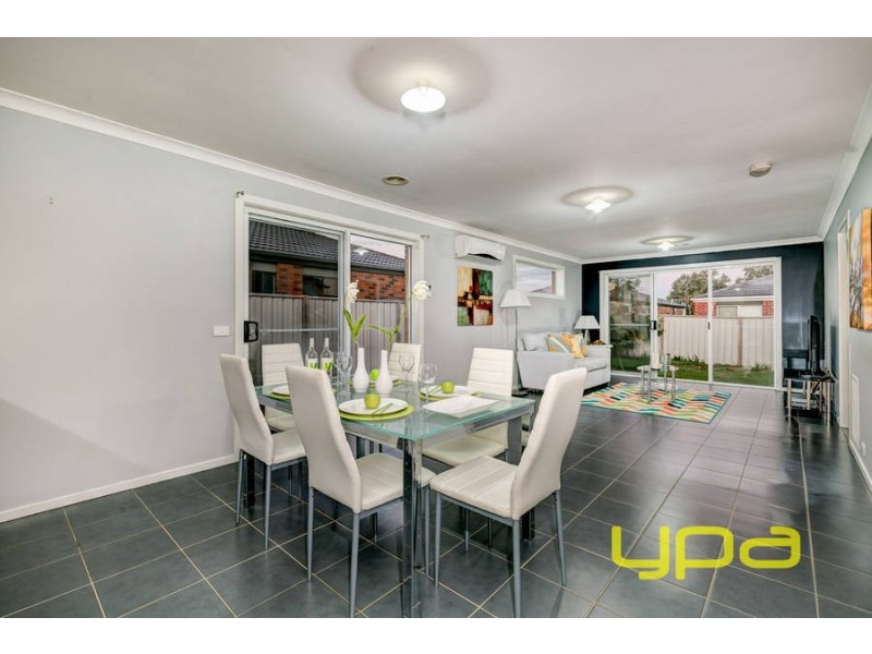 18 Clare Street, Brookfield VIC 3338