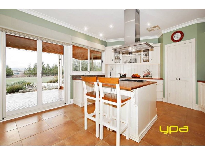 6 Connell Close, Hopetoun Park VIC 3340