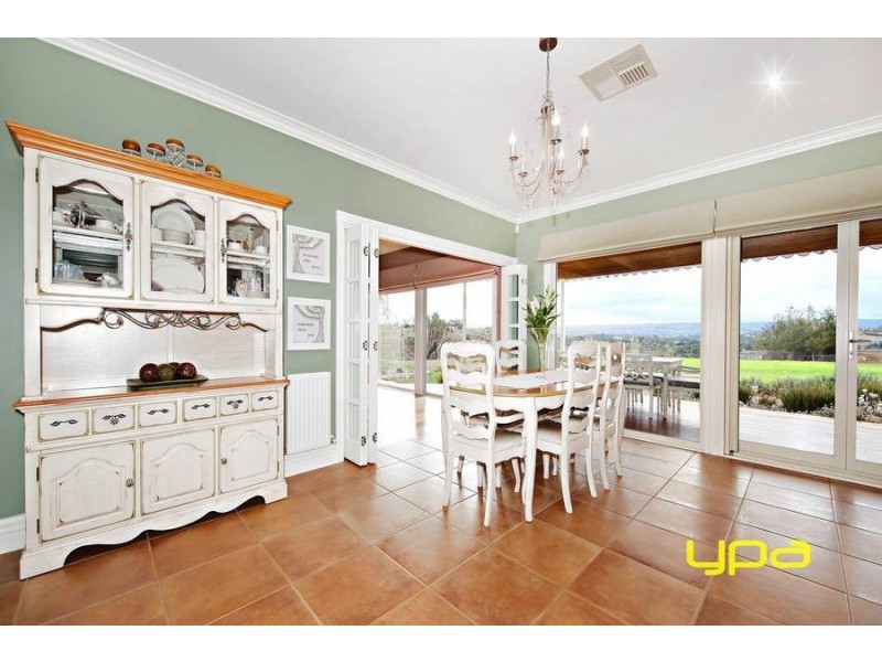 6 Connell Close, Hopetoun Park VIC 3340