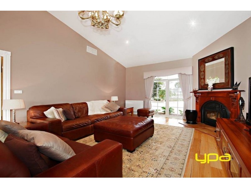 6 Connell Close, Hopetoun Park VIC 3340