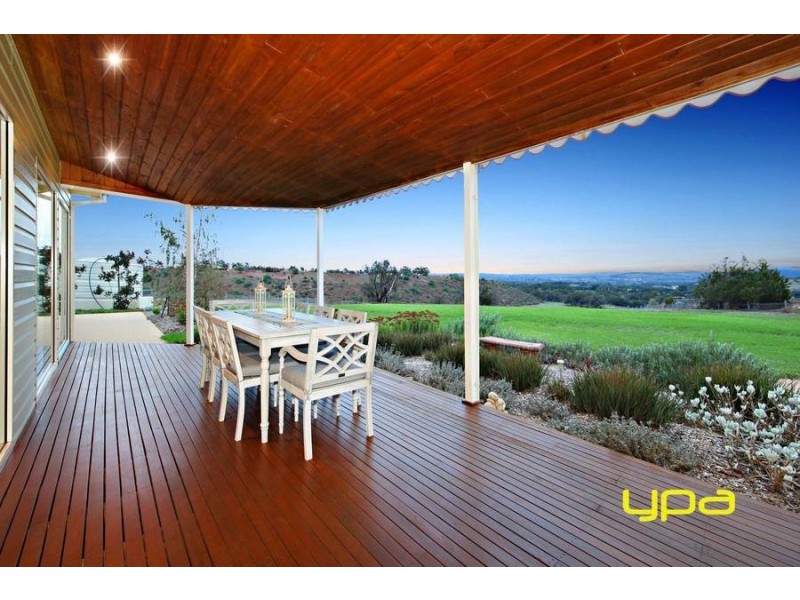 6 Connell Close, Hopetoun Park VIC 3340