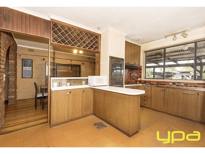 4 Elizabeth Street, Melton South VIC 3338