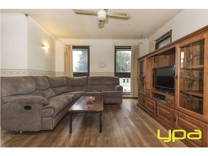 4 Elizabeth Street, Melton South VIC 3338