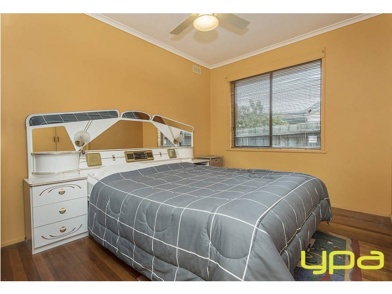 4 Elizabeth Street, Melton South VIC 3338