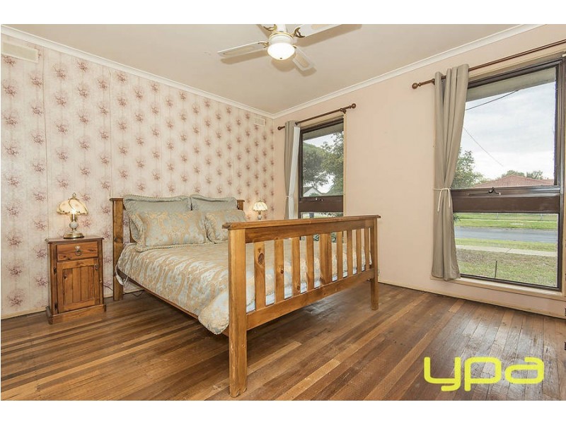 4 Elizabeth Street, Melton South VIC 3338