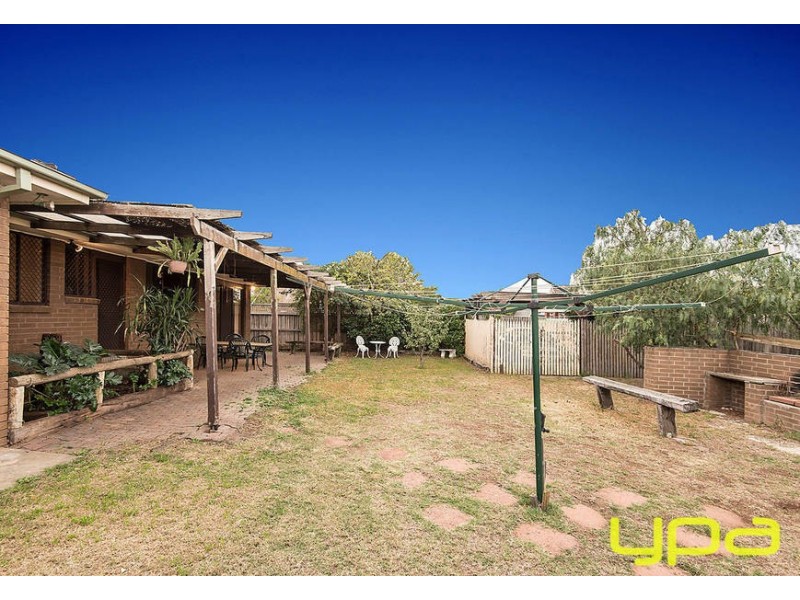 4 Elizabeth Street, Melton South VIC 3338