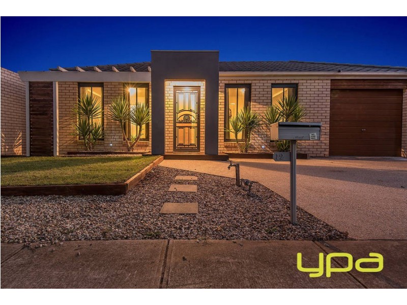 12 Rainsford Place, Melton West VIC 3337