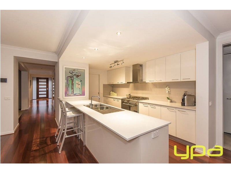 10 Dion Place, Melton West VIC 3337