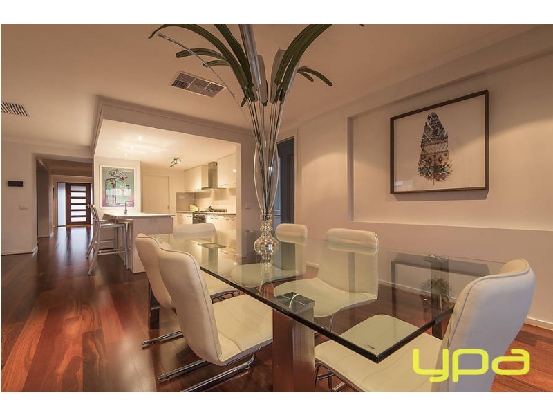 10 Dion Place, Melton West VIC 3337