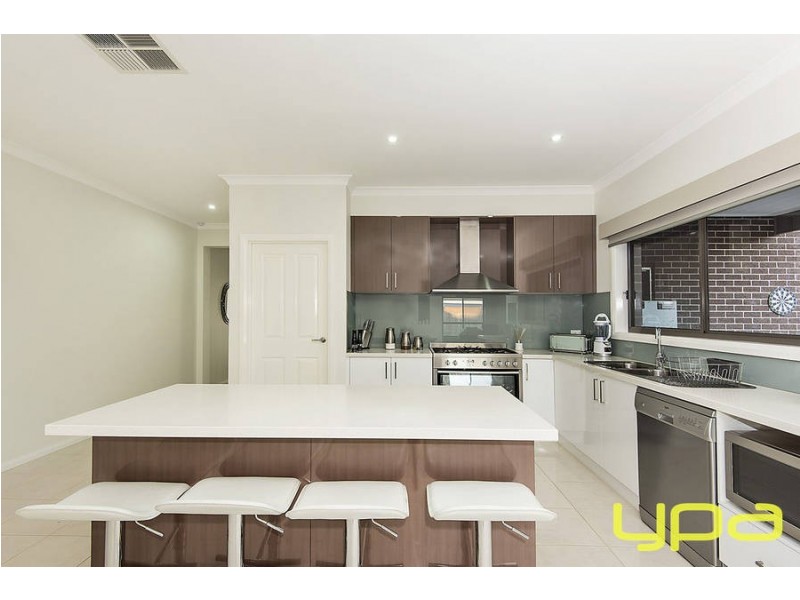 4 Carissa Road, Brookfield VIC 3338