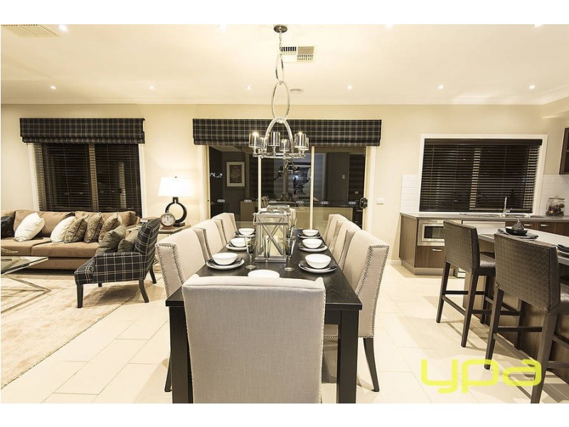 11 Castletown Boulevard, Melton South VIC 3338